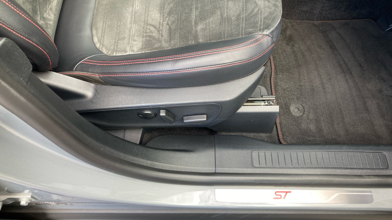 Ford Kuga 1.5 EcoBoost 150 ST-Line Edition 5dr Petrol Estate